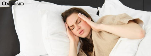 Infographic illustrating the primary causes of poor sleep quality including stress, blue light exposure, and caffeine intake.